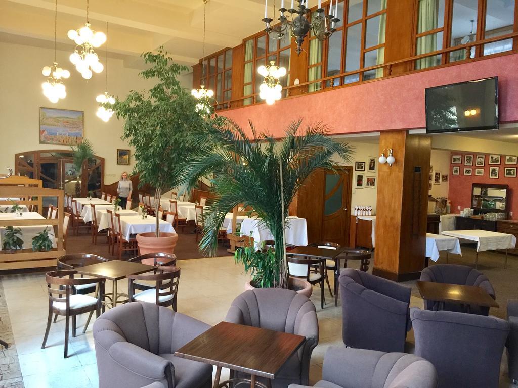 Hotel & Penzion Grand Matej Banska Stiavnica Exterior photo