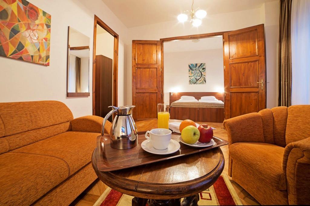 Hotel & Penzion Grand Matej Banska Stiavnica Exterior photo