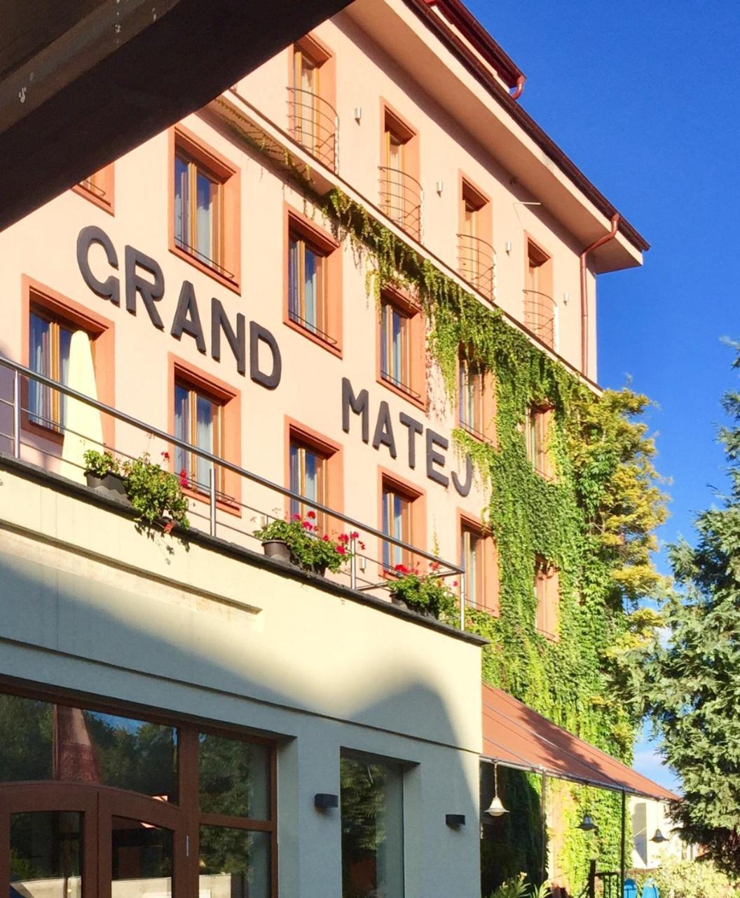 Hotel & Penzion Grand Matej Banska Stiavnica Exterior photo