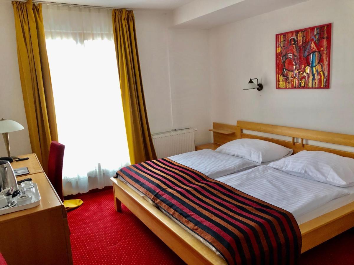 Hotel & Penzion Grand Matej Banska Stiavnica Exterior photo